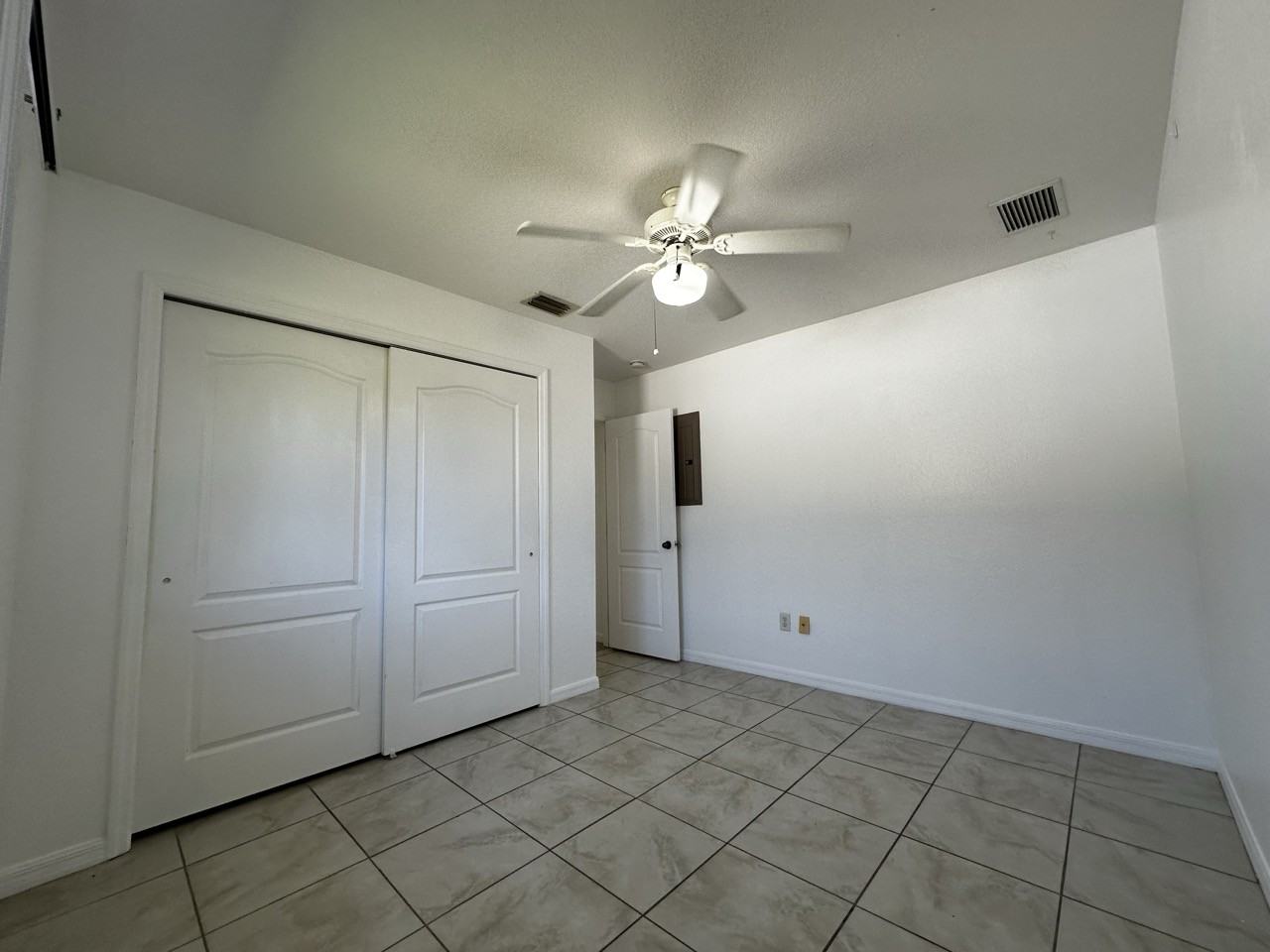 1240 Se 24th Ave #NA - Photo 6 of 7