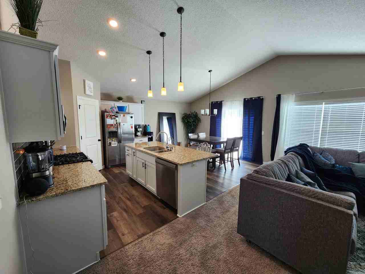 9245 27th St Ne #NA - Photo 2 of 21