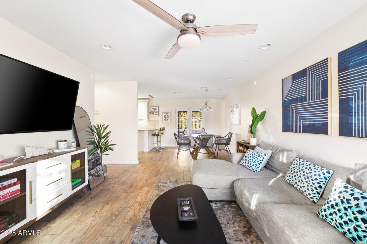 1716 W Berridge Ln - Photo 5 of 31