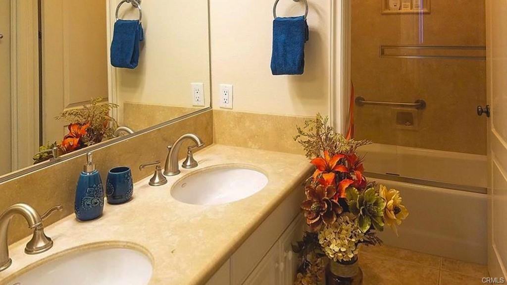 17 Monrovia - Photo 3 of 8