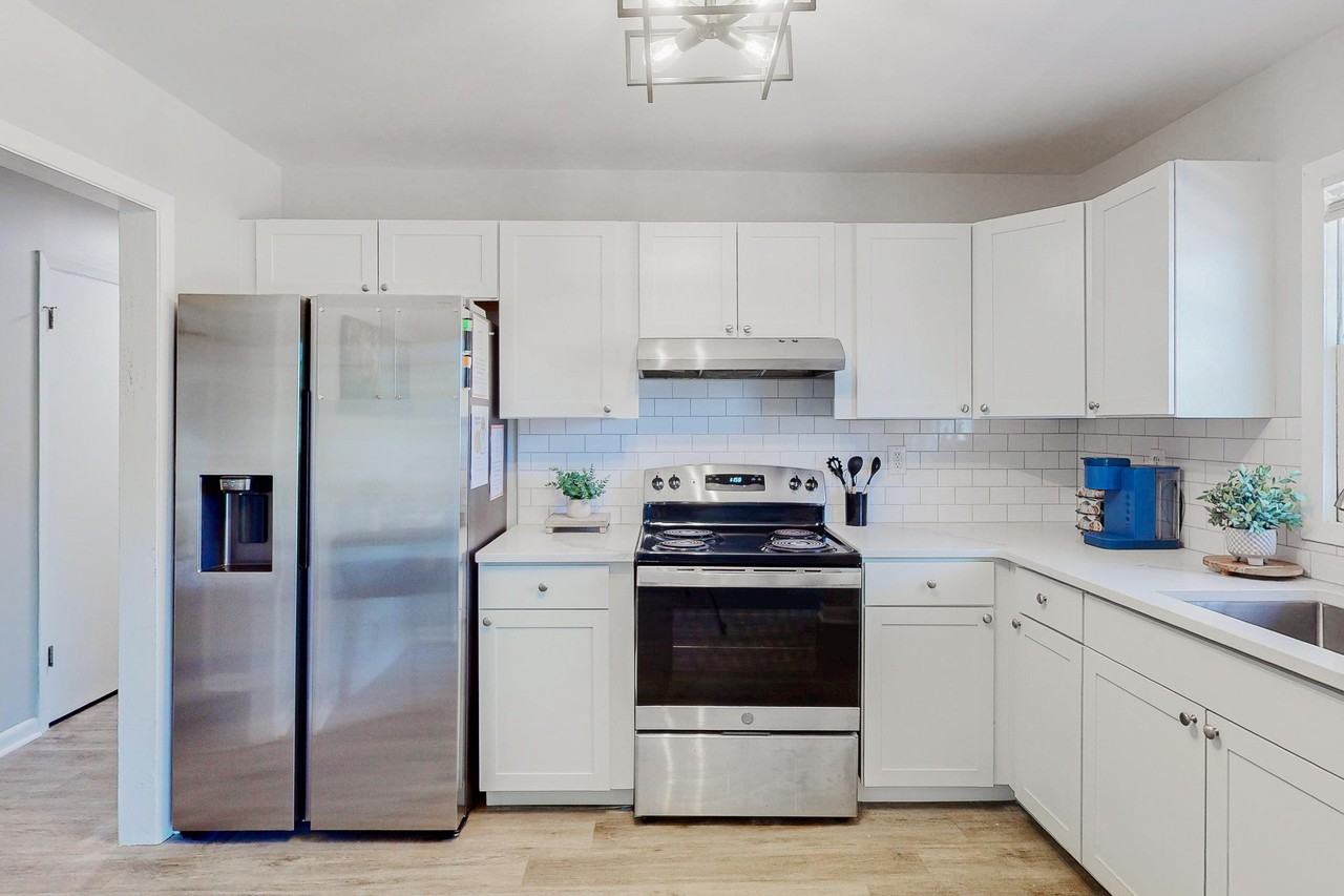 Chevy Chase Ln - Photo 7 of 16