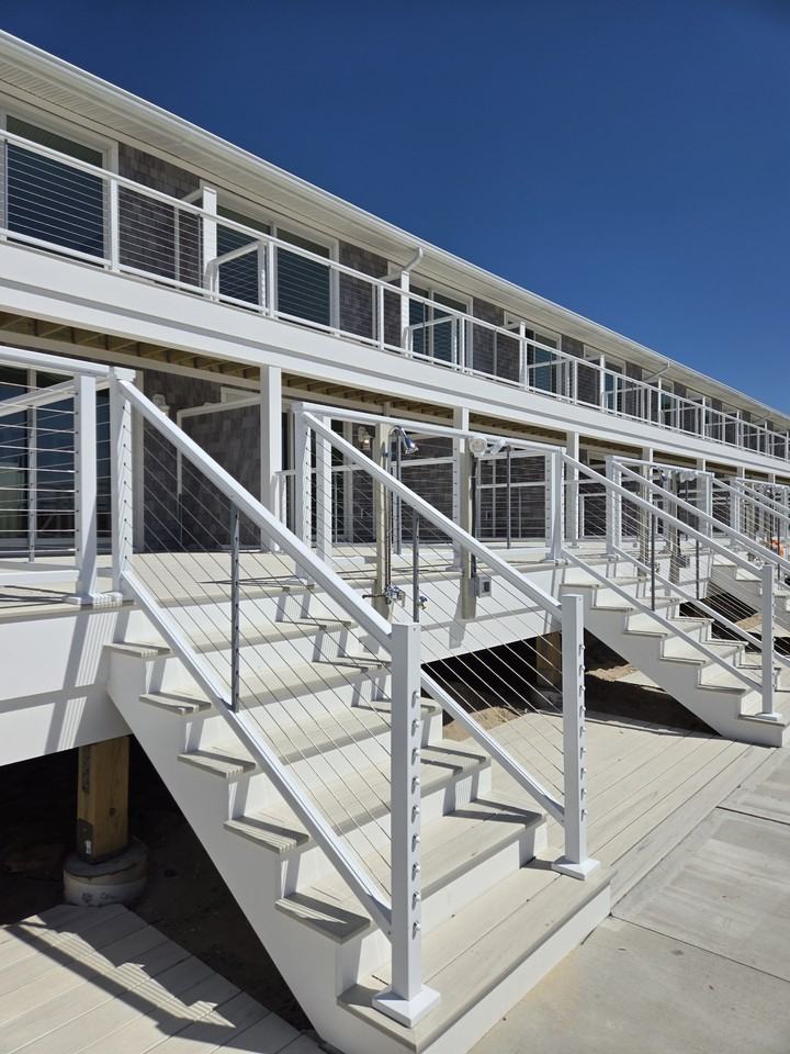 575 Dune Rd - Photo 2 of 12