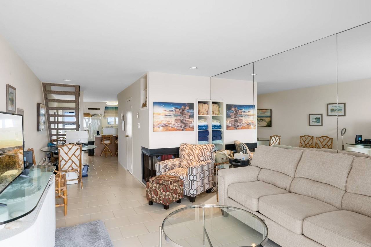 575 Dune Rd - Photo 4 of 12