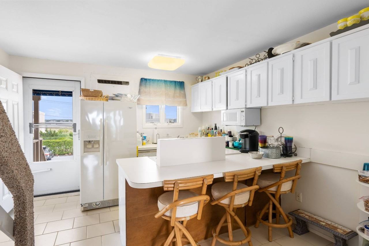 575 Dune Rd - Photo 5 of 12