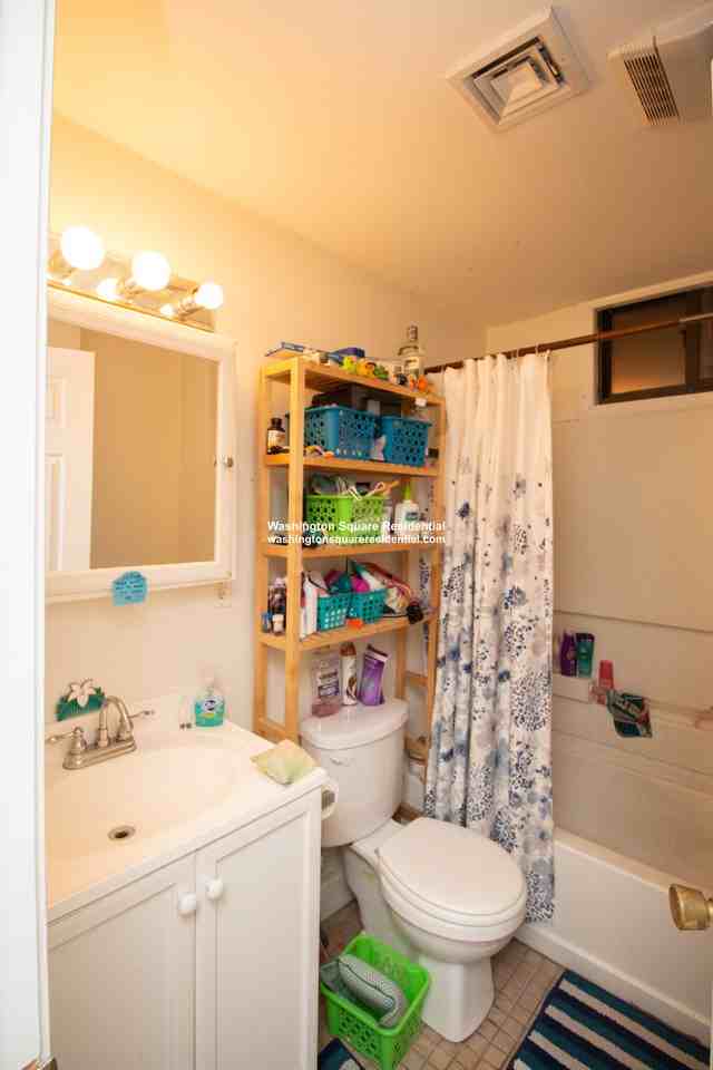 246 Market St #1 - Photo 3 of 7