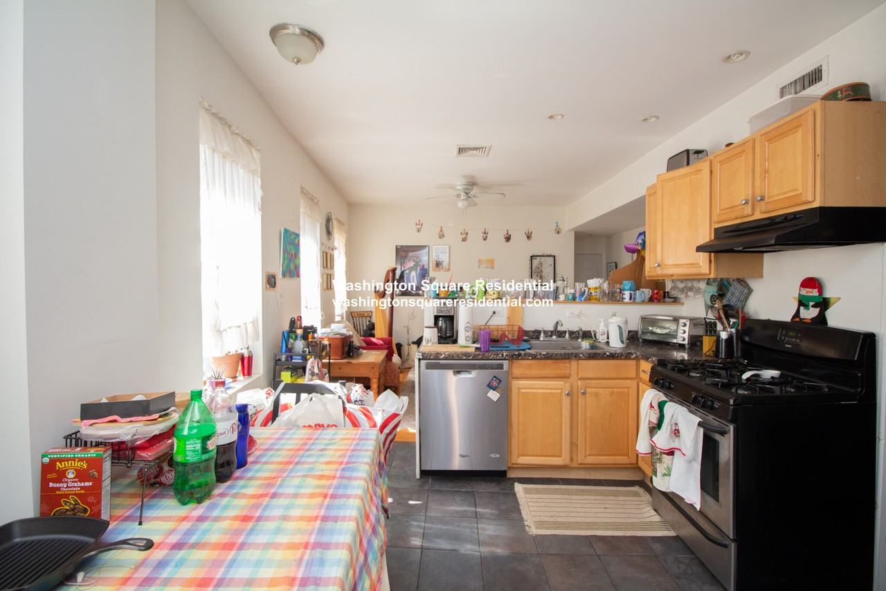 246 Market St #1 - Photo 4 of 7