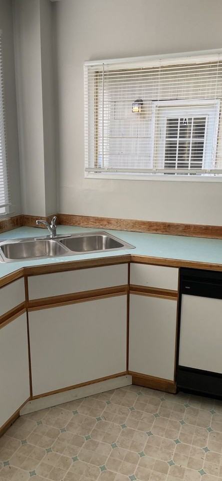 1118 N Garden St - Photo 5 of 16