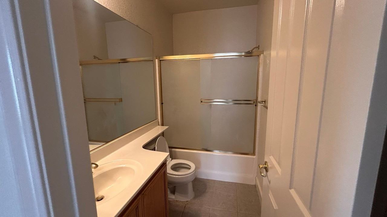 1812 Vanowen Ct - Photo 7 of 37