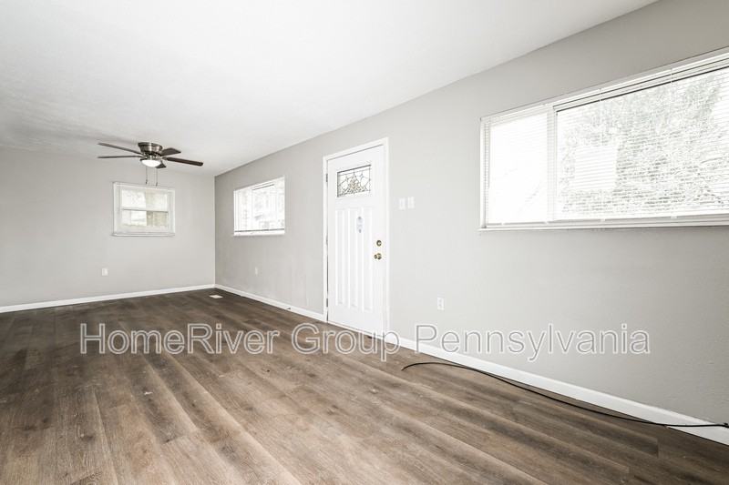 301 Morton St - Photo 3 of 16