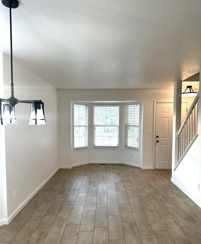 1155 Pond Side Dr - Photo 2 of 31