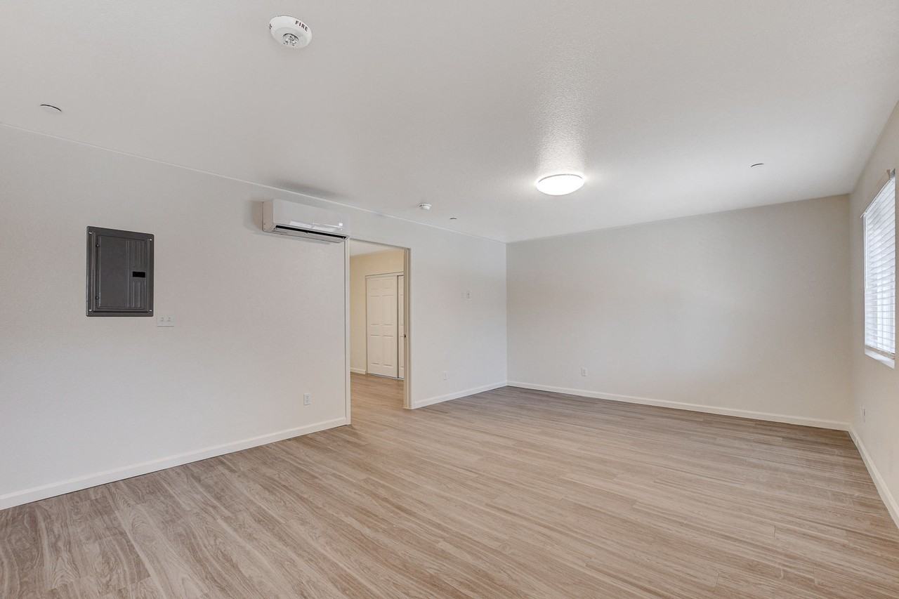 405 S 10th St #3 - Photo 4 of 10