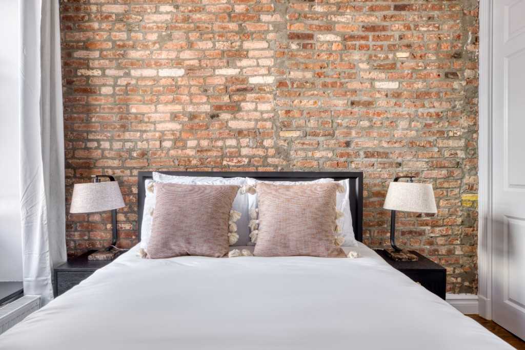 W 14th St #2B - Photo 2 of 7