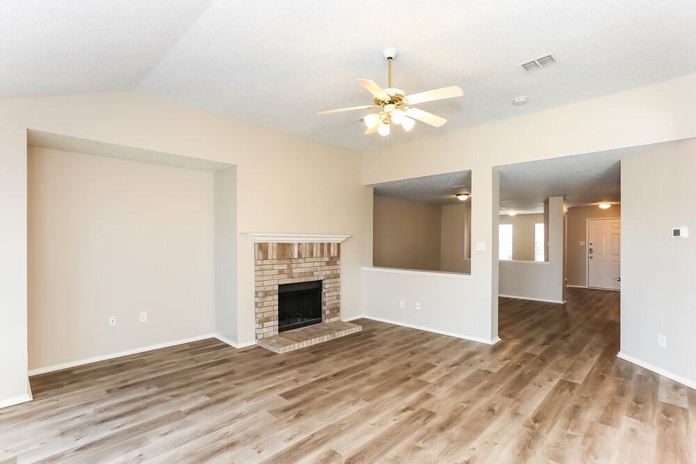 176 Palm Dr - Photo 3 of 16