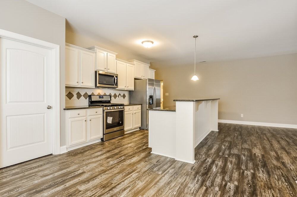 464 Airedale Trl - Photo 6 of 15