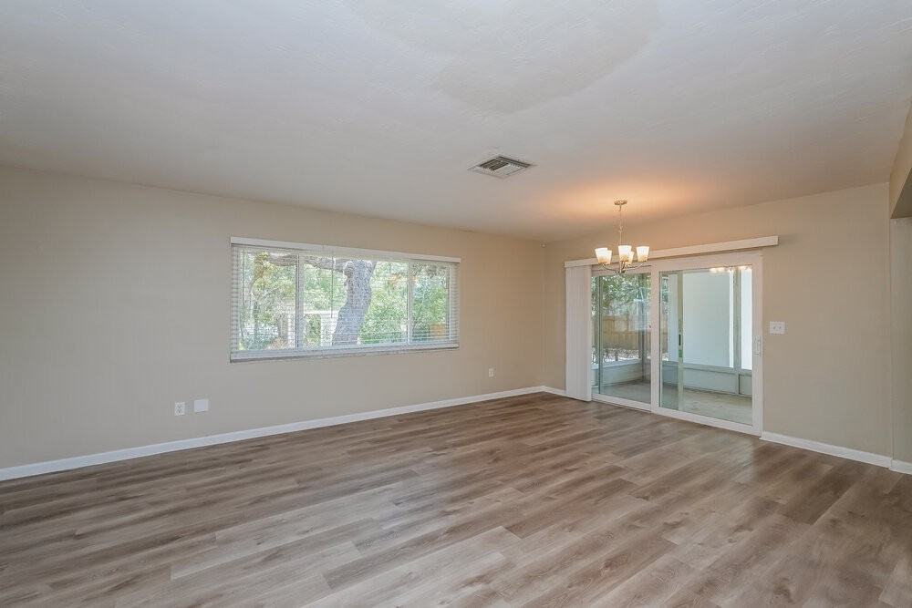 7349 Tarrytown Dr - Photo 3 of 16