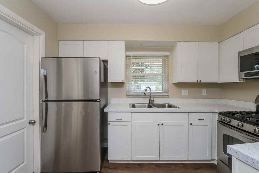 7349 Tarrytown Dr - Photo 7 of 16