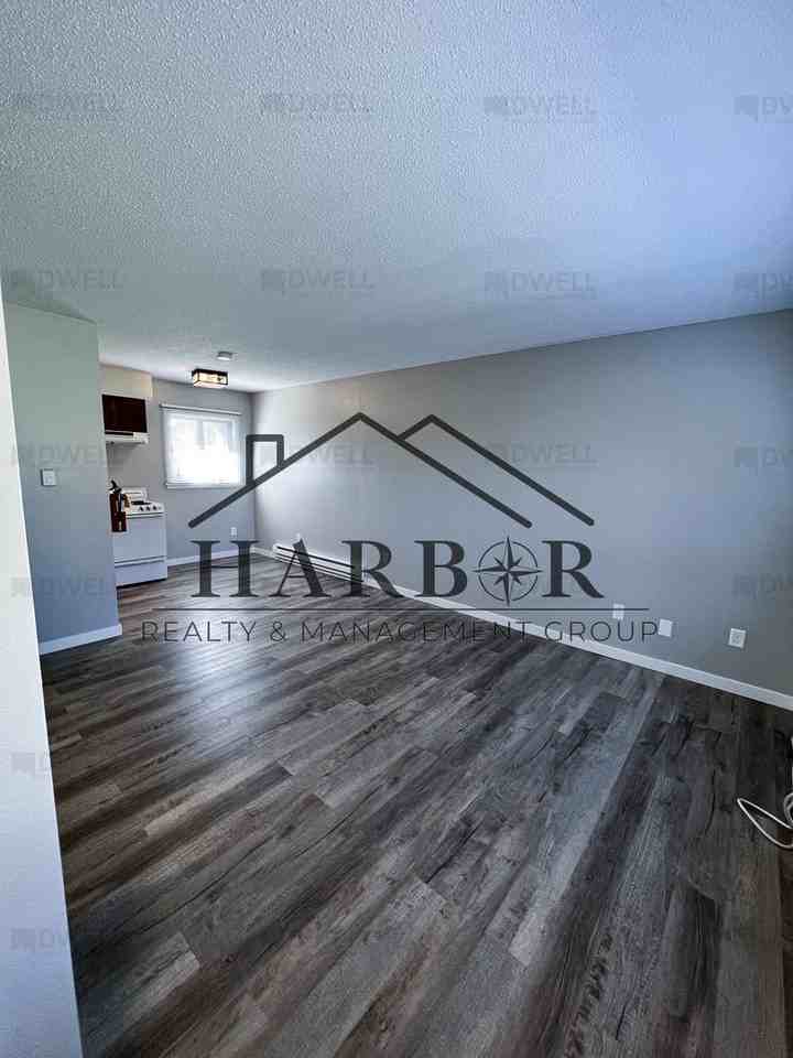 626 Greene St - Photo 4 of 17