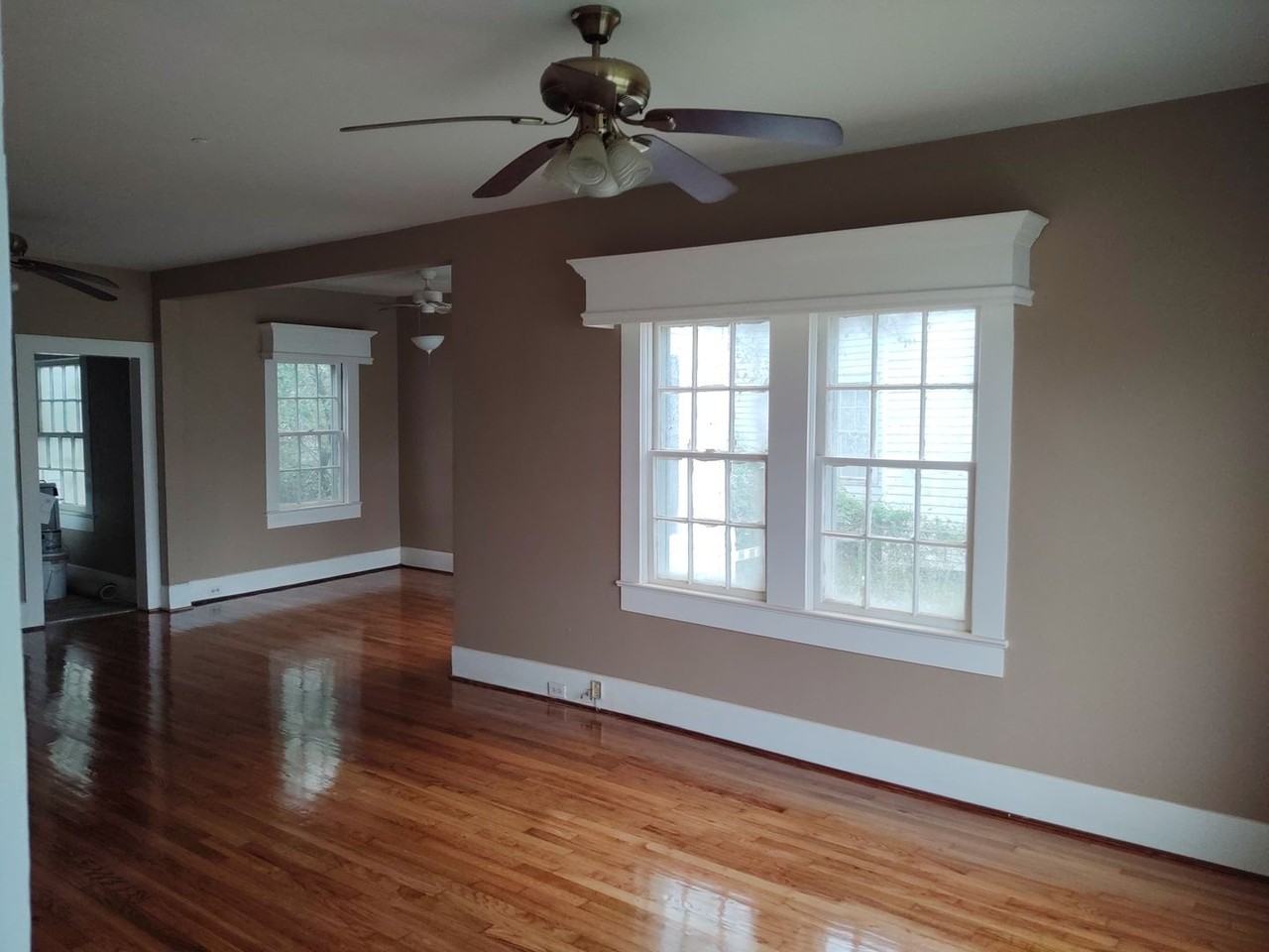 303 S Guegnon St - Photo 7 of 13
