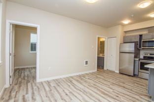4013 S Puget Sound Ave - Photo 1 of 1