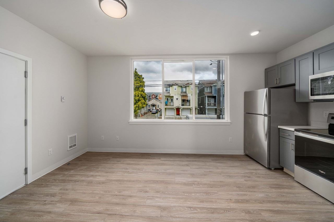4312 S Puget Sound Ave - Photo 2 of 31
