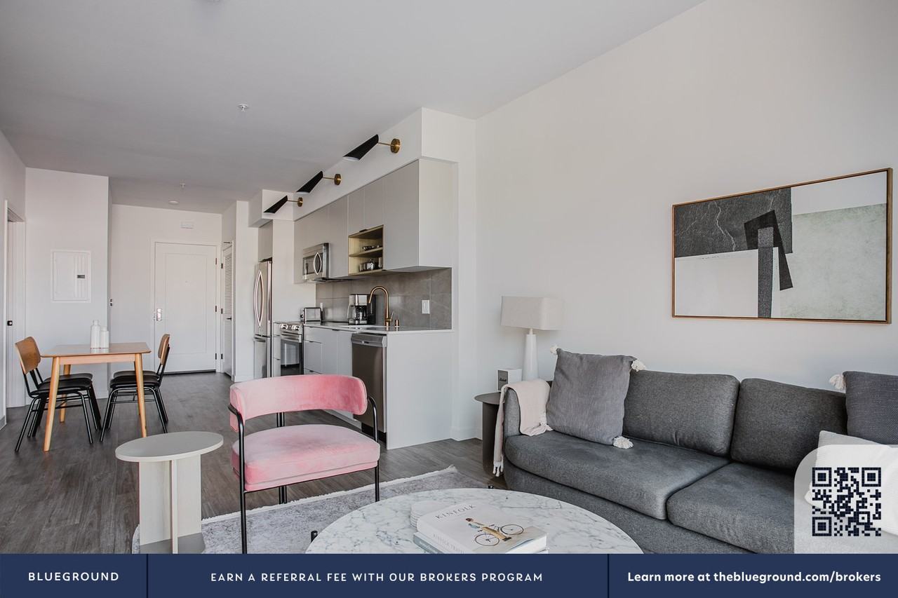 11600 Santa Monica Boulevard - Photo 4 of 55