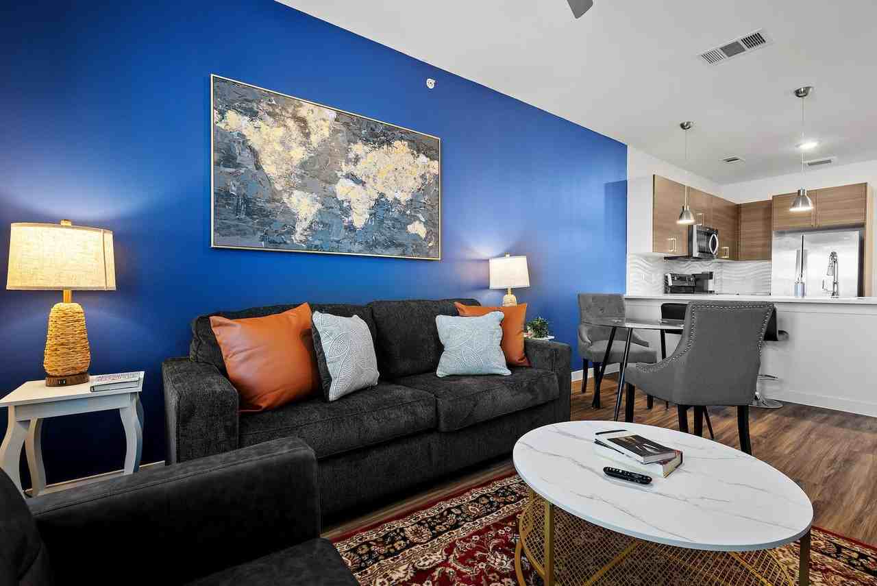 2425 East Riverside Drive - Photo 2 of 55