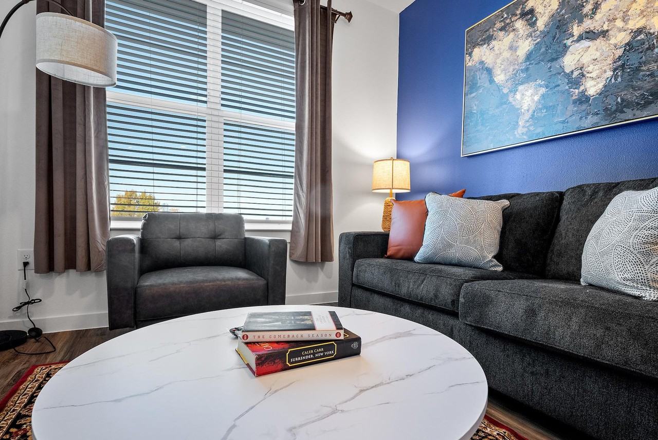 2425 East Riverside Drive - Photo 7 of 55