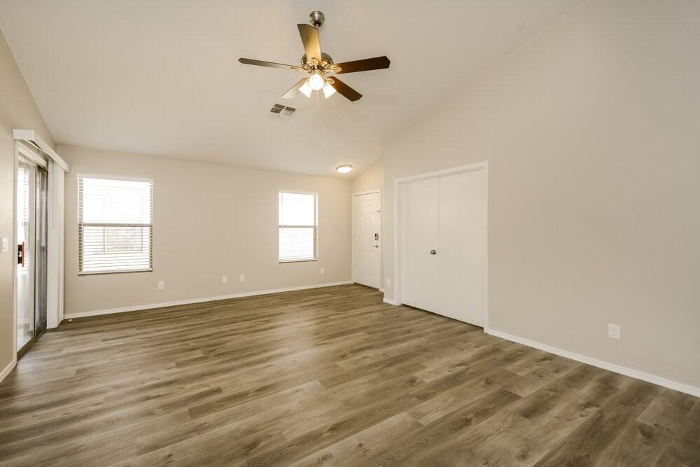 14318 N 129th Ave - Photo 5 of 16