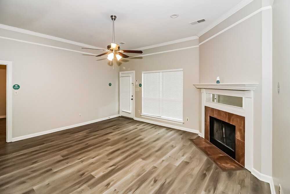 7010 Juanita Cir S - Photo 4 of 15