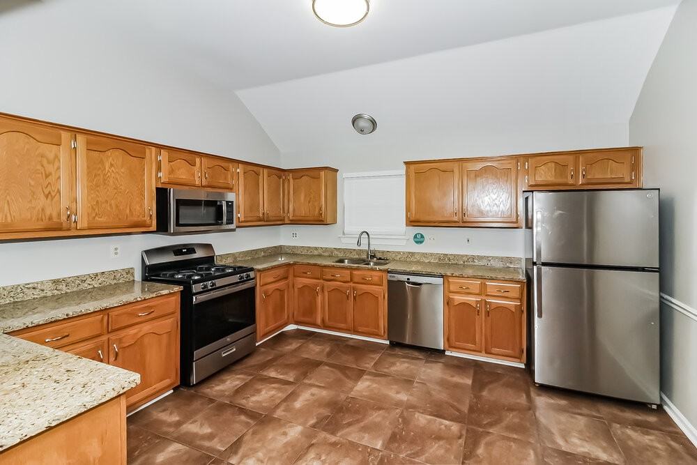 7010 Juanita Cir S - Photo 7 of 15