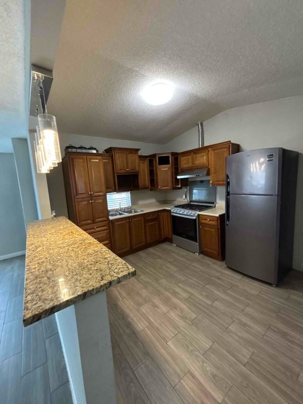 1111 Maple Ave - Photo 2 of 6