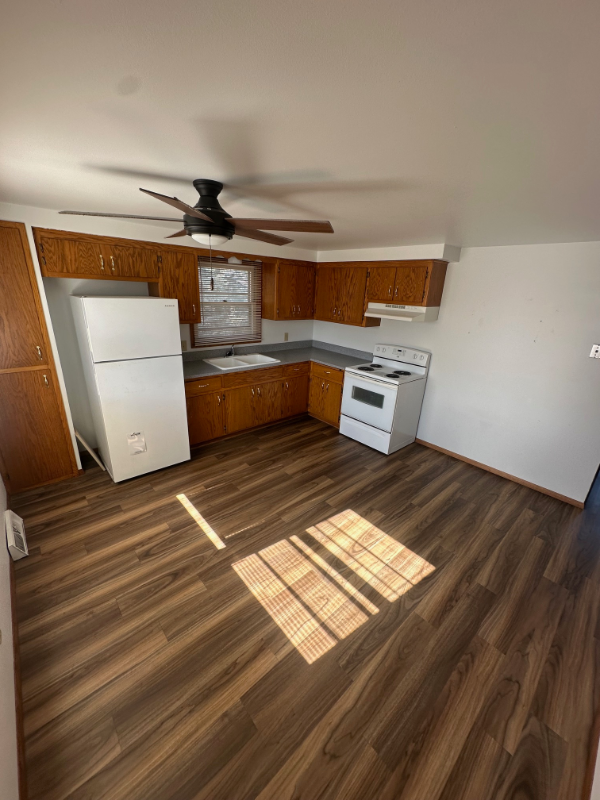 2831 E Carpenter Ave - Photo 2 of 7