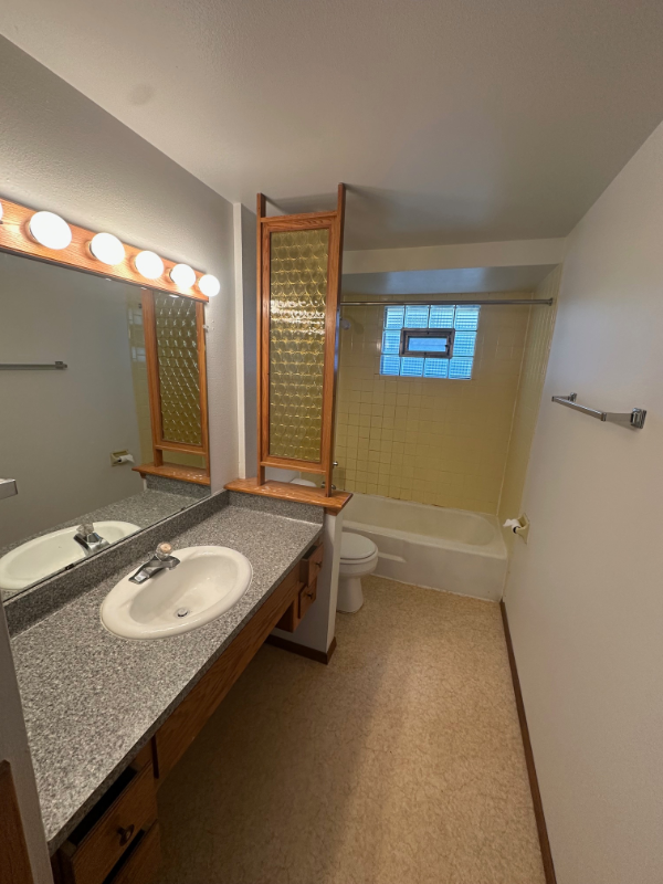 2831 E Carpenter Ave - Photo 3 of 7