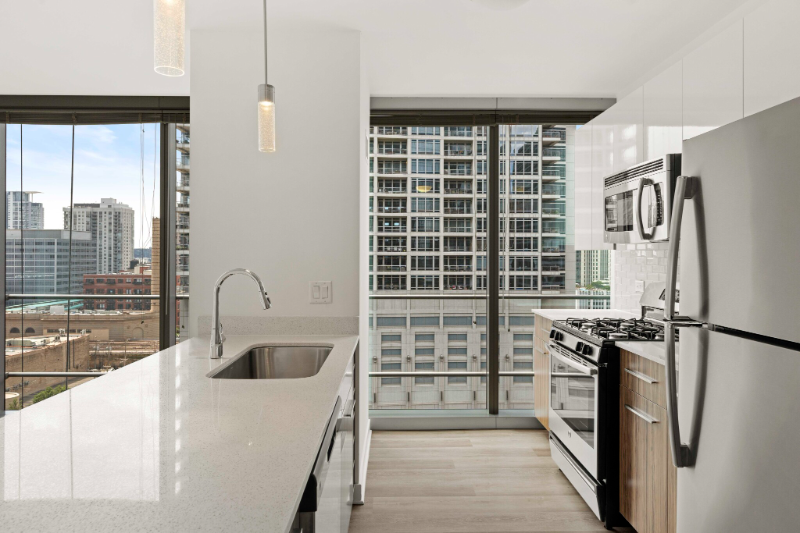 340 W Wolf Point Plz - Photo 5 of 13