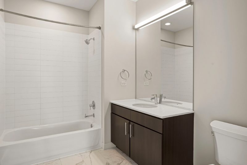 760 West Adams Street - Photo 4 of 16