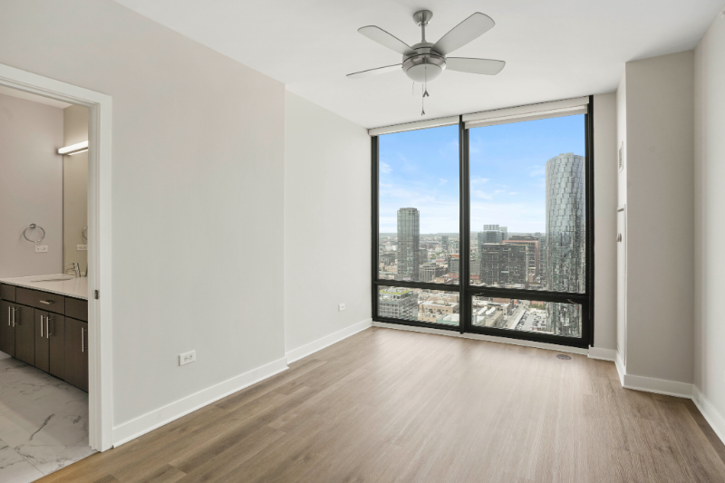 760 West Adams Street - Photo 6 of 16