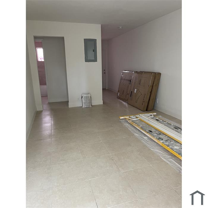 531 21st St #B - Photo 5 of 6