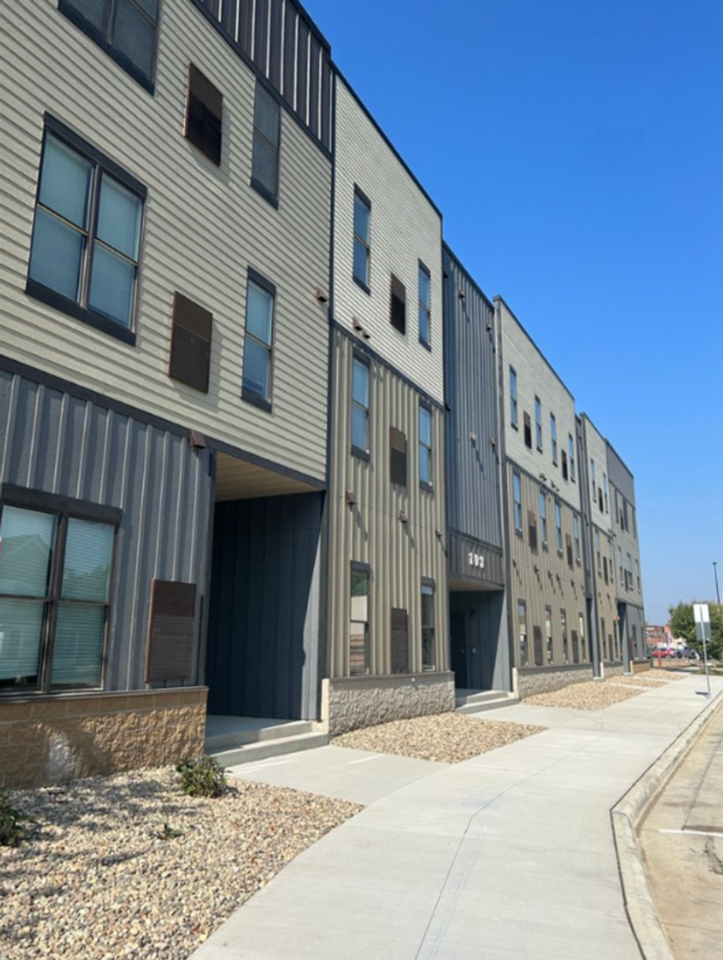 103 W Lyon St - Photo 3 of 8