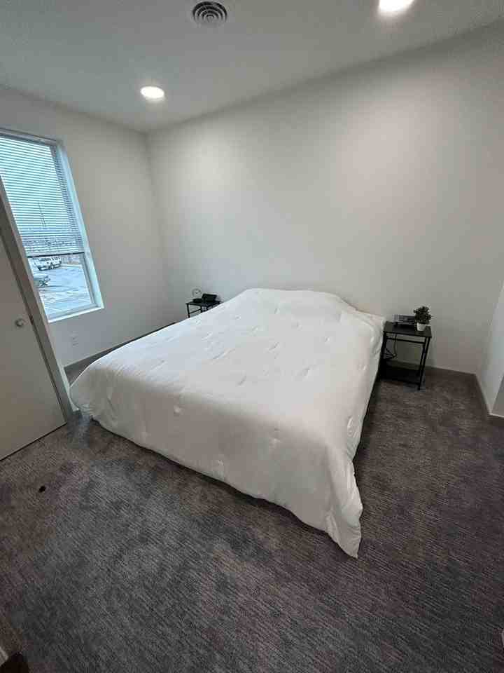 103 W Lyon St - Photo 6 of 8