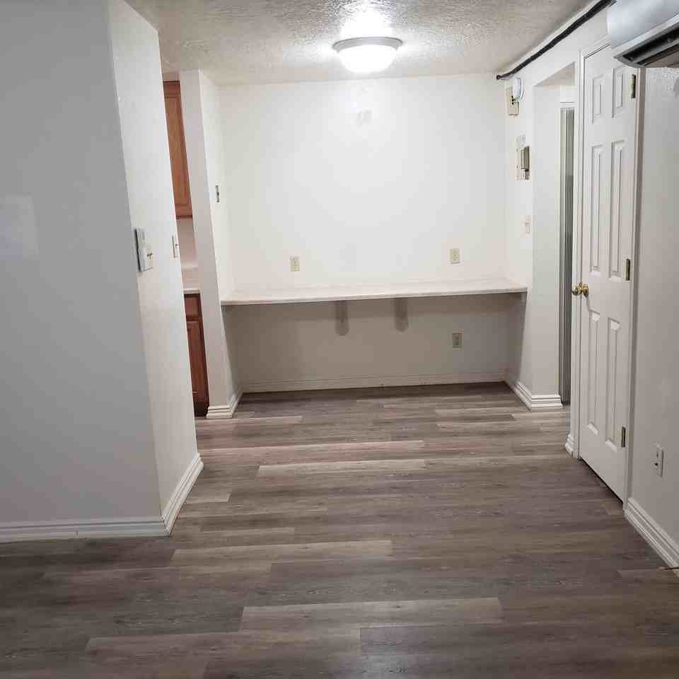 423 S State St #106 - Photo 3 of 11