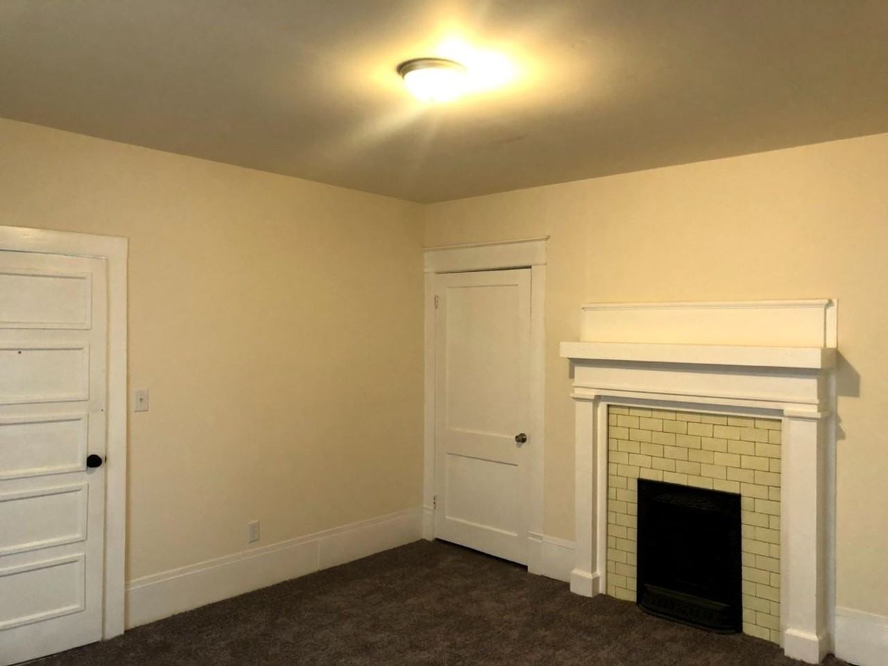 405 W Davis St #D - Photo 3 of 19