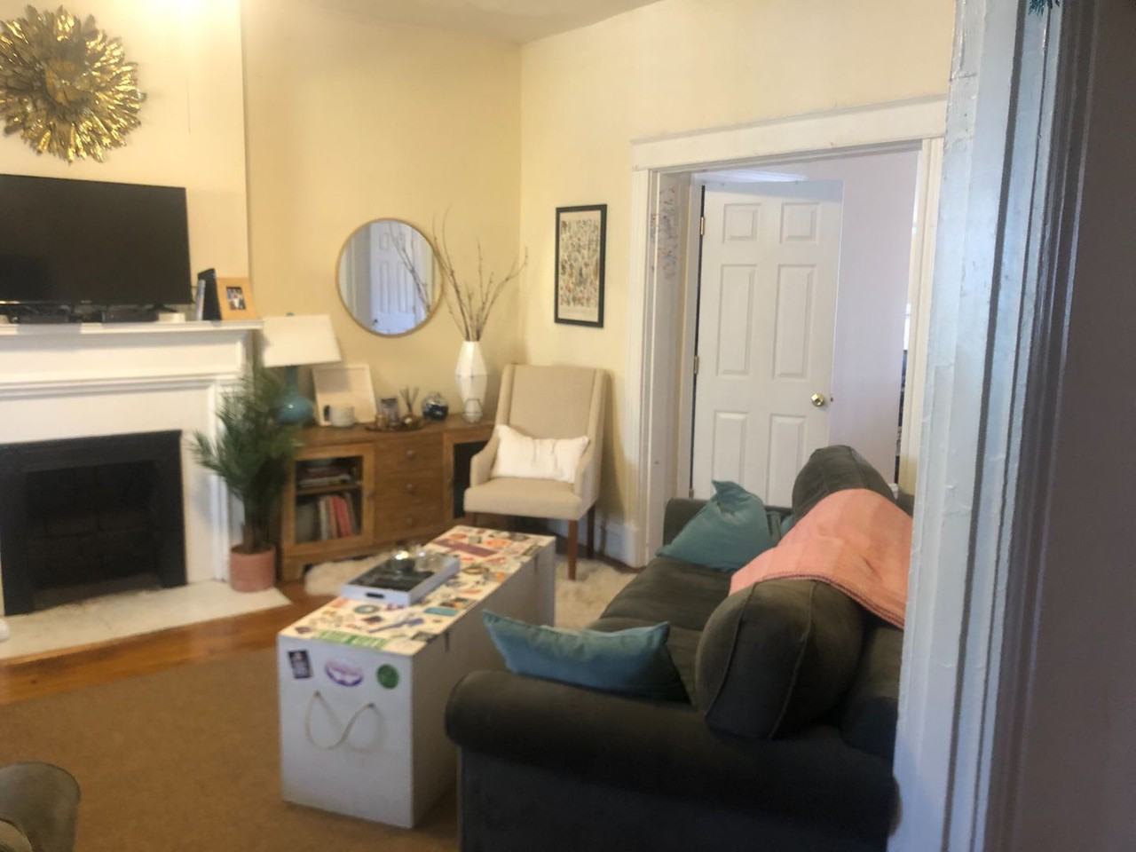 2821 W Grace St - Photo 4 of 9