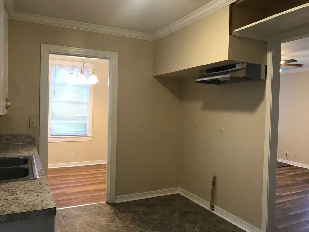 2334 Julia St - Photo 3 of 8