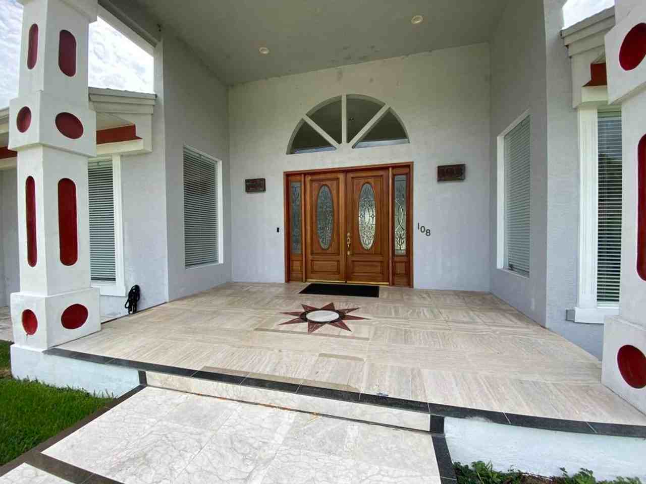 108 Paradise Valley Ct - Photo 2 of 34