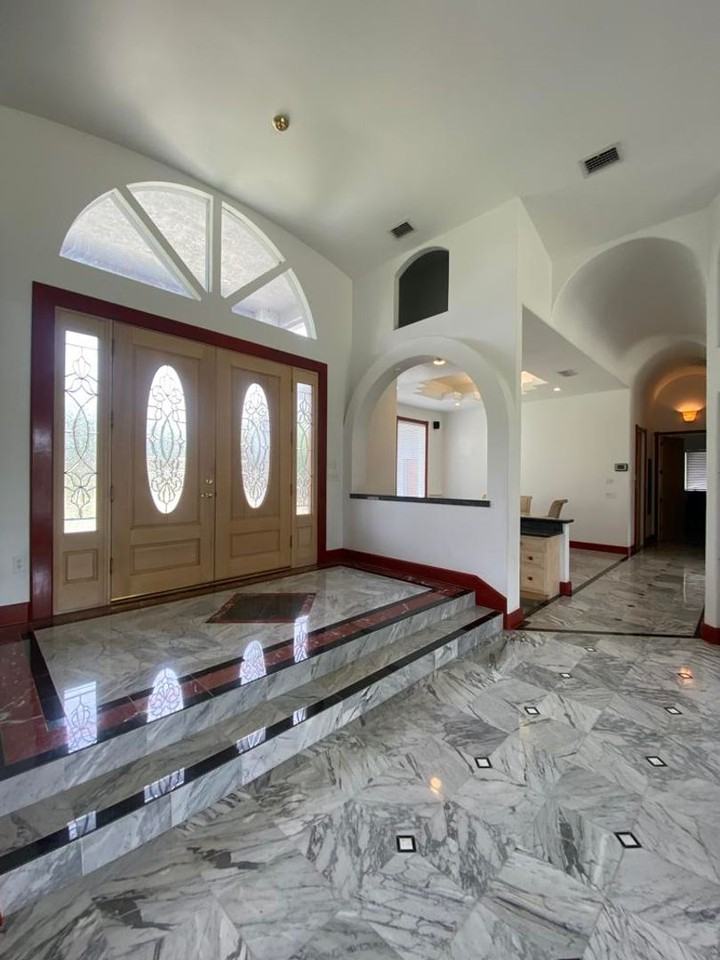 108 Paradise Valley Ct - Photo 3 of 34