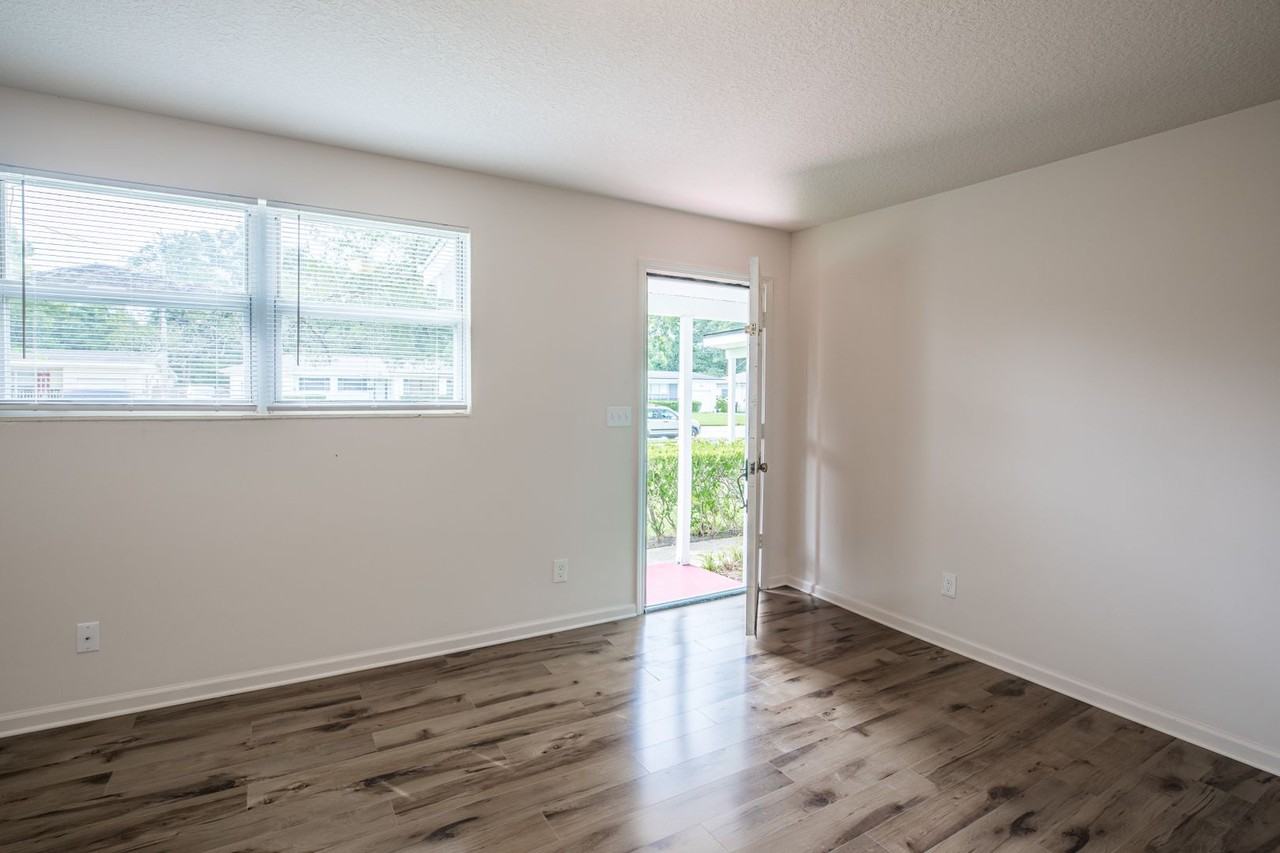 3805 Anvers Blvd - Photo 5 of 20