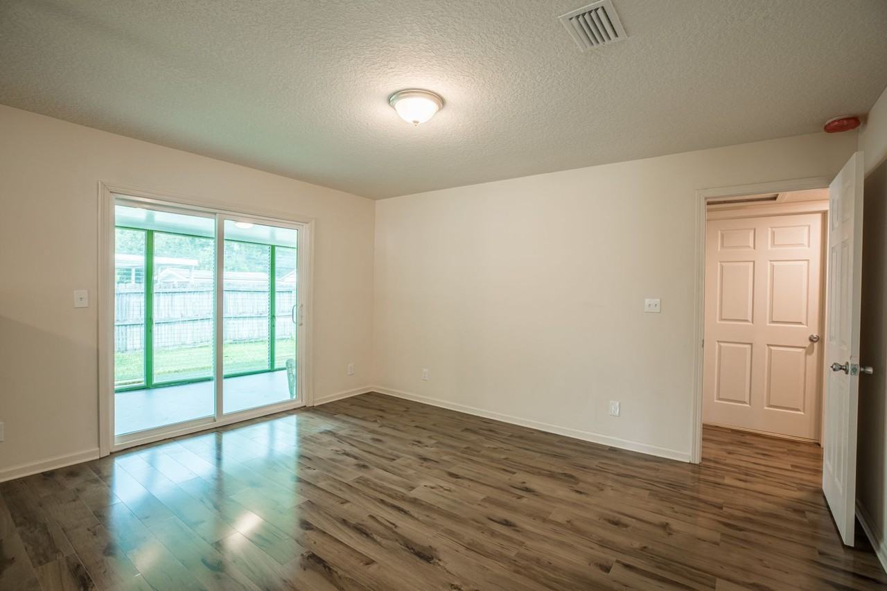 3805 Anvers Blvd - Photo 7 of 20