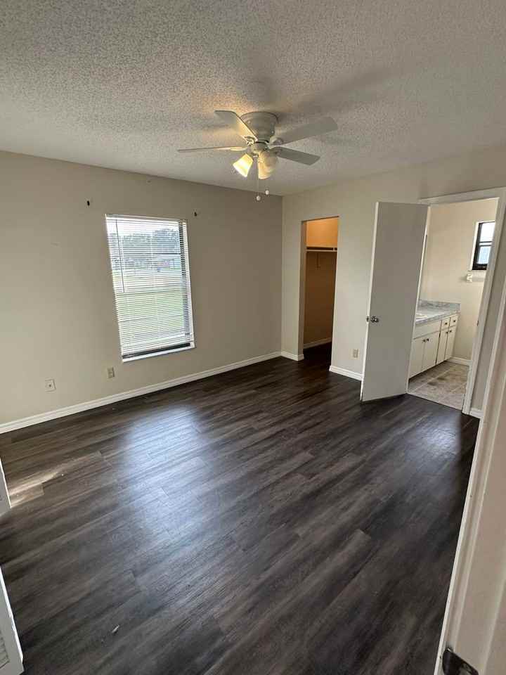 111 Louisiana Ave - Photo 7 of 12