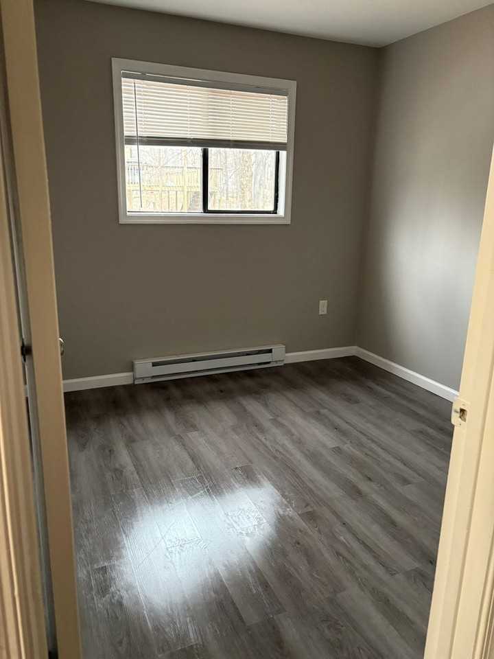 810 Trafalgar Rd - Photo 4 of 9