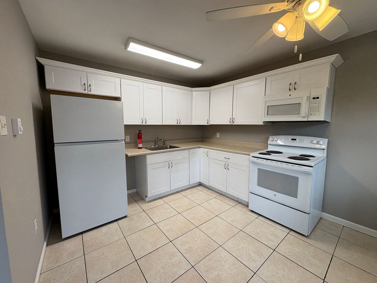 810 Trafalgar Rd - Photo 7 of 9